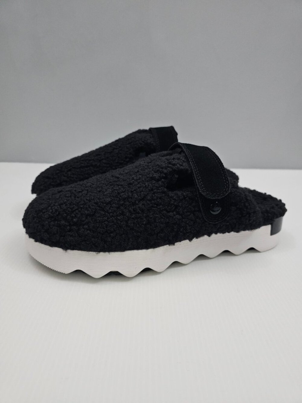 Sorel Viibe Cozy Clog Mule Womens 9.5 Black Faux Shearling Platform Slip On